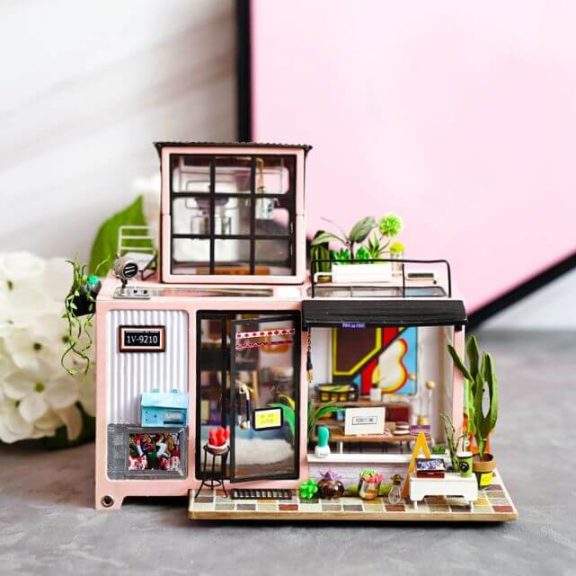 DIY Miniatűr ház - Kevin stúdiója DIY Miniatűr ház - Kevin stúdiója