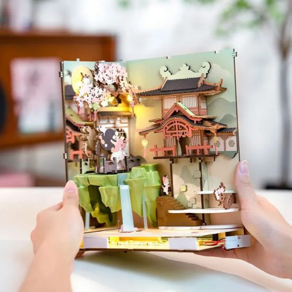 Falling Sakura Könyvtámasz 3D modell